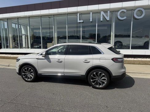 Used 2021 Lincoln Nautilus Reserve w/ Equipment Group 201A image 8