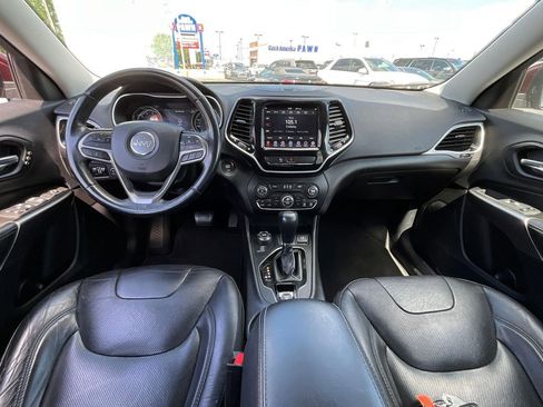 Used 2019 Jeep Cherokee Limited AWD/4WD image 7