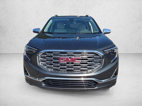 Used 2020 GMC Terrain Denali w/ Denali Premium Package image 2