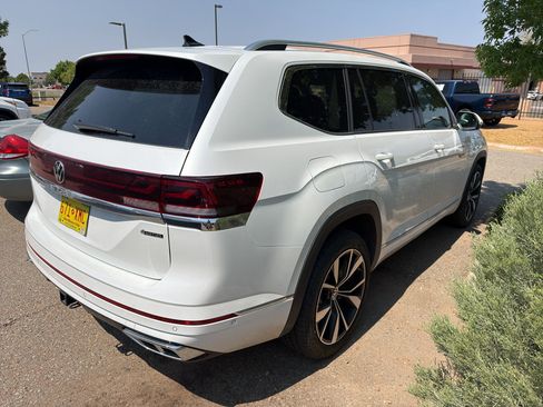 Used 2025 Volkswagen Atlas SEL Premium R-Line AWD/4WD image 8