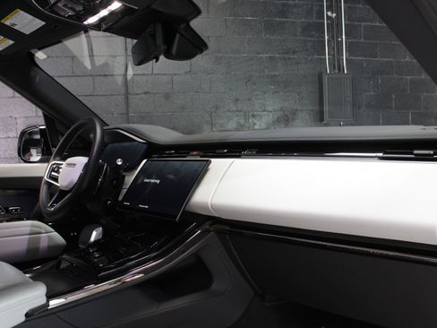 Used 2025 Land Rover Range Rover Sport SE AWD/4WD image 50