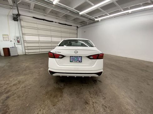 Used 2025 Nissan Altima 2.5 SV FWD image 5