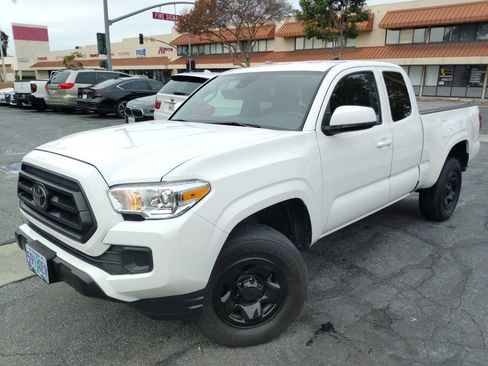 Used 2023 Toyota Tacoma SR image 5