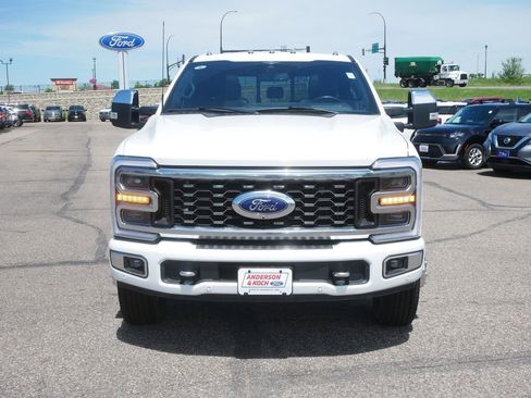 Used 2023 Ford F350 Platinum AWD/4WD image 2