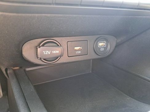Used 2023 Hyundai Elantra SEL FWD image 21