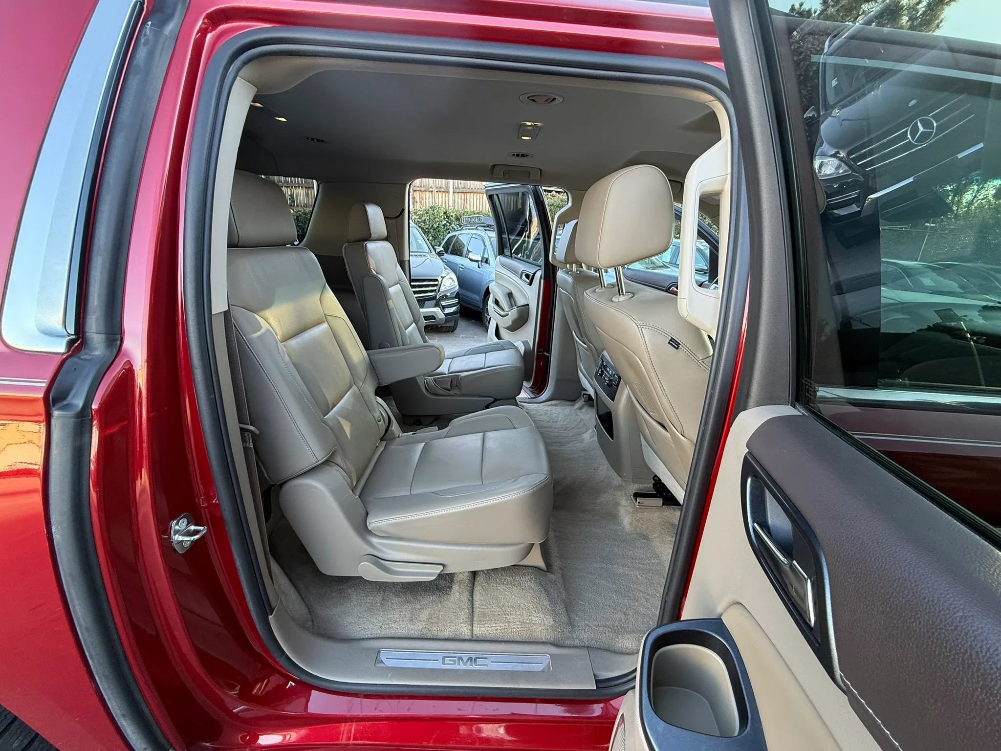 Used 2015 GMC Yukon XL SLT w/ HD Trailering Package AWD/4WD image 31