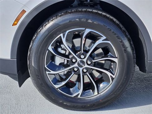 New 2026 Lincoln Nautilus Premier image 10