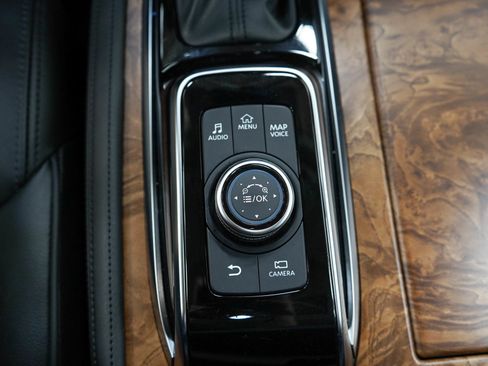 Used 2022 Nissan Armada SL AWD/4WD image 24