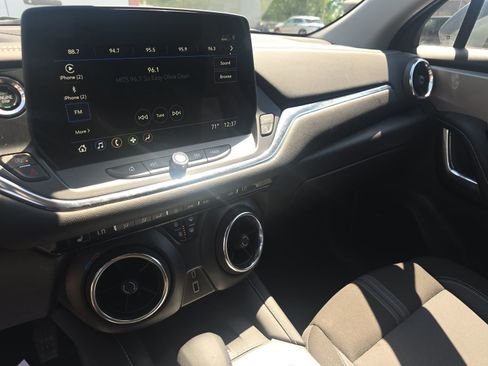 Used 2024 Chevrolet Blazer LT w/ Convenience Package FWD image 18