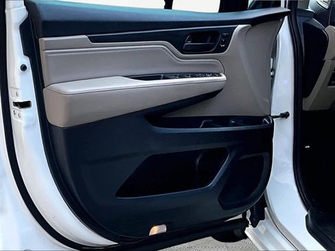 Used 2018 Honda Odyssey Touring image 22