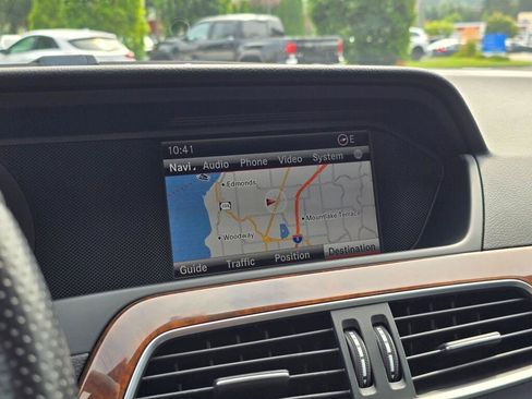Used 2013 Mercedes-Benz C 250 Sedan image 24