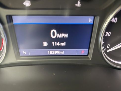 Used 2023 Buick Enclave Essence image 15