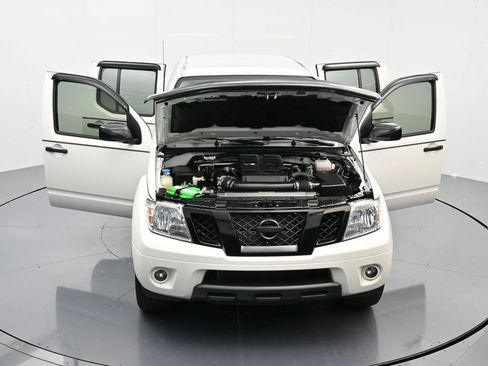 Used 2021 Nissan Frontier SV w/ Midnight Edition Floor Mats image 49