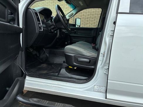 Used 2017 RAM 2500 Tradesman w/ Chrome Appearance Group image 18