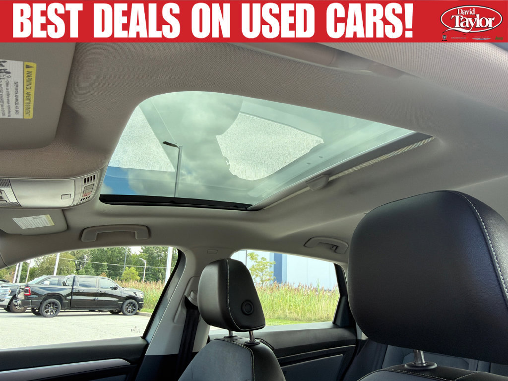 Used 2025 Volkswagen Jetta SE FWD image 13