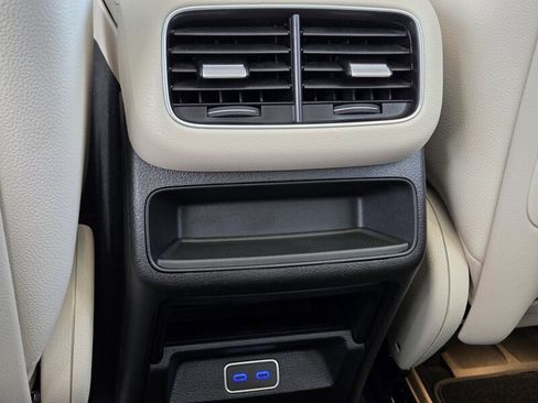 Used 2025 Mercedes-Benz GLE 350 4MATIC image 15