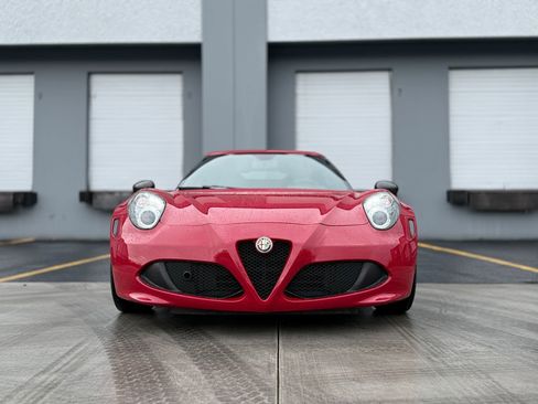 Used 2015 Alfa Romeo 4C Launch Edition w/ Convenience Group image 2