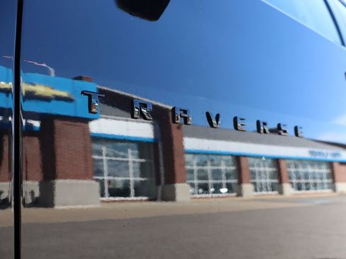 Used 2021 Chevrolet Traverse RS image 9