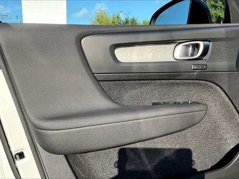 New 2026 Volvo XC40 B5 Core w/ Climate Package image 24