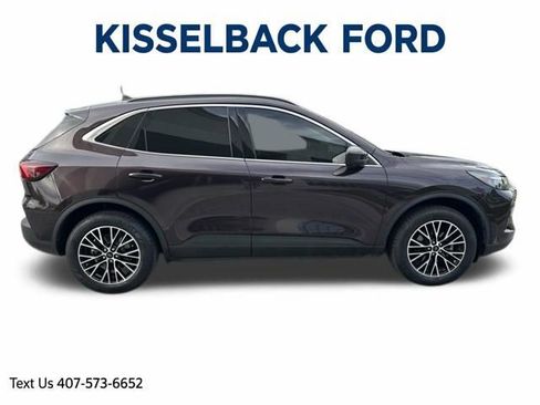 Used 2023 Ford Escape SE w/ PHEV Premium Package image 2