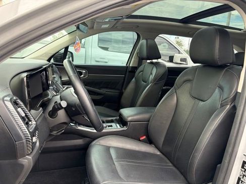 Used 2023 Kia Sorento SX image 8