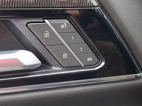 Used 2025 GMC Yukon XL Elevation image 31