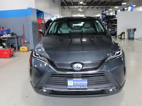 Used 2024 Toyota Venza Limited AWD/4WD image 2