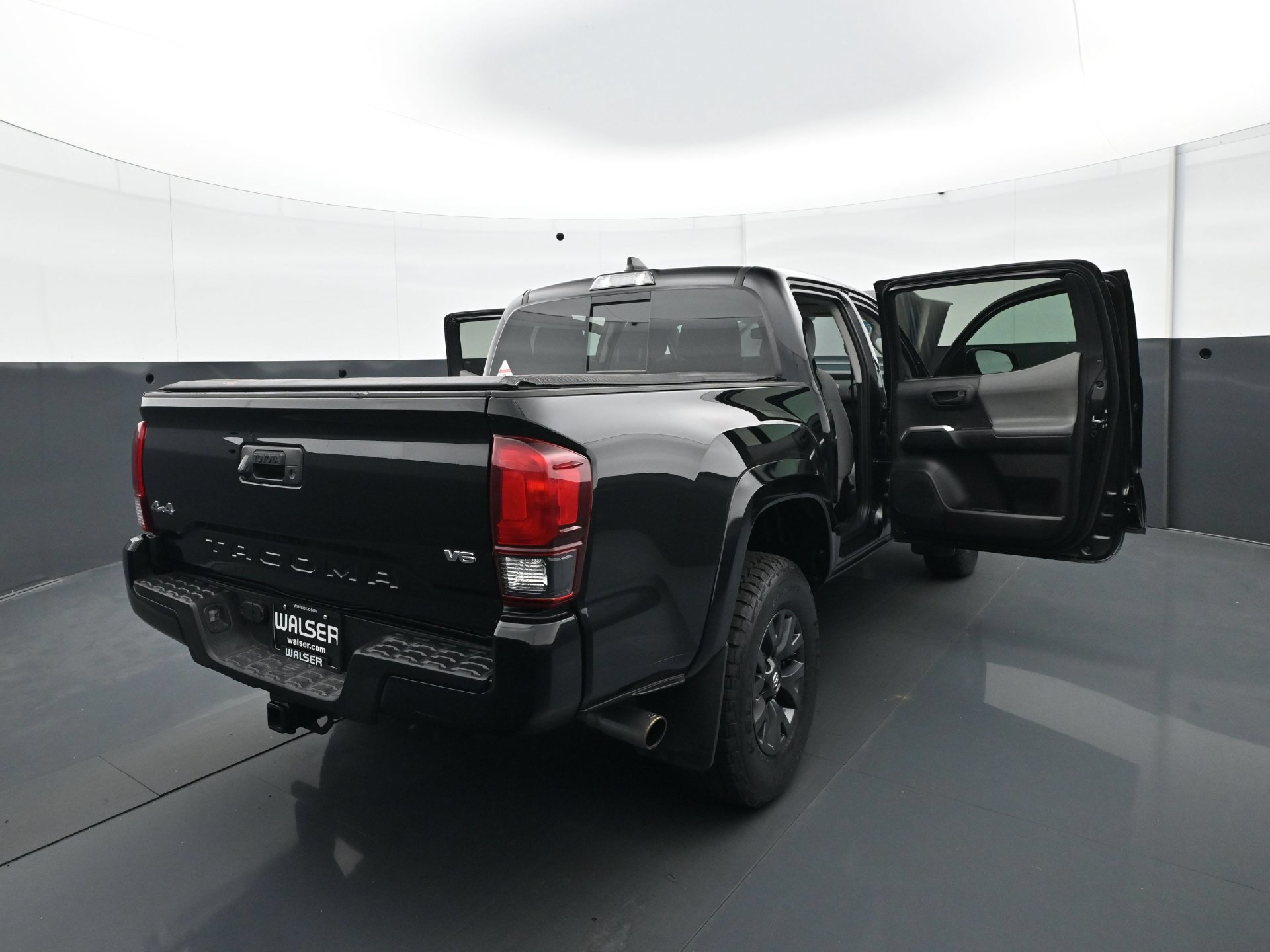 Used 2020 Toyota Tacoma SR5 w/ Technology Package AWD/4WD image 31