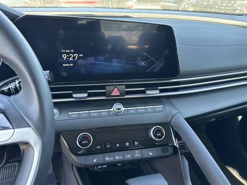 Certified 2025 Hyundai Elantra SEL FWD image 27