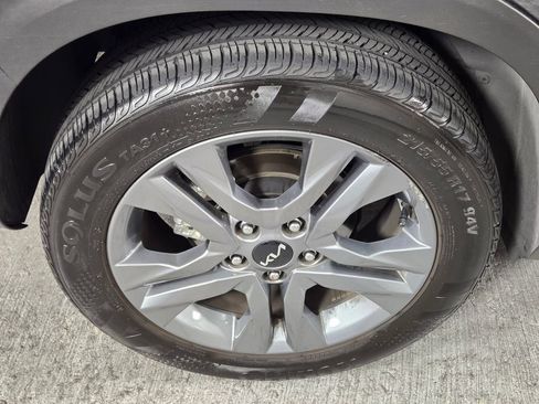 Used 2022 Kia Seltos S FWD image 11