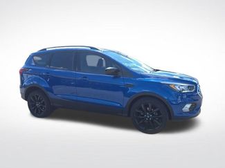 Used 2019 Ford Escape SE FWD video 1