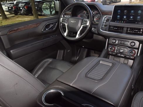 Used 2021 Chevrolet Tahoe Z71 w/ Z71 Signature Package image 16