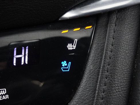 Used 2018 Cadillac XT5 Premium Luxury image 59