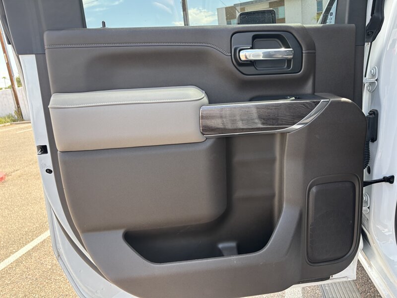 Used 2022 Chevrolet Silverado 2500 LTZ w/ LTZ Plus Package AWD/4WD image 39