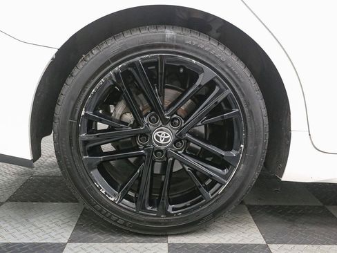 Used 2025 Toyota Camry SE FWD image 16