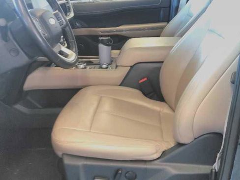 Used 2024 Ford Expedition Max XLT AWD/4WD image 3