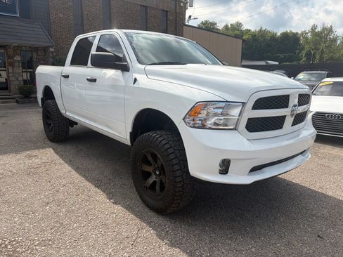 Used 2016 RAM 1500 Express AWD/4WD image 3