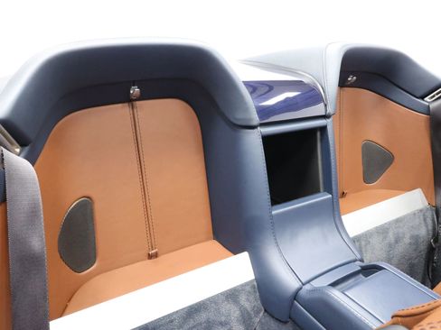 Used 2014 Aston Martin V8 Vantage Roadster image 56