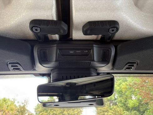 New 2026 Jeep Wrangler Unlimited Rubicon w/ Technology Group image 27