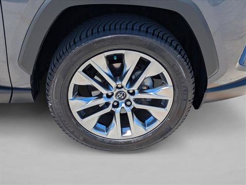Certified 2020 Toyota RAV4 XLE Premium FWD image 24