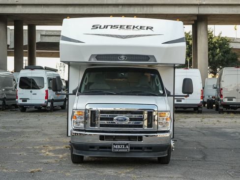 Used 2023 Ford E-450 and Econoline 450 Super Duty w/ Motorhome Prep Package RWD image 2