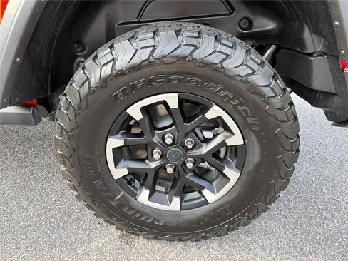 Used 2025 Jeep Wrangler Unlimited Rubicon 4xe w/ Safety Group AWD/4WD image 18