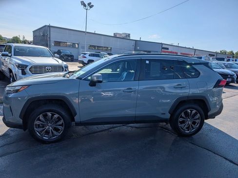 Used 2022 Toyota RAV4 XLE Premium AWD/4WD image 3
