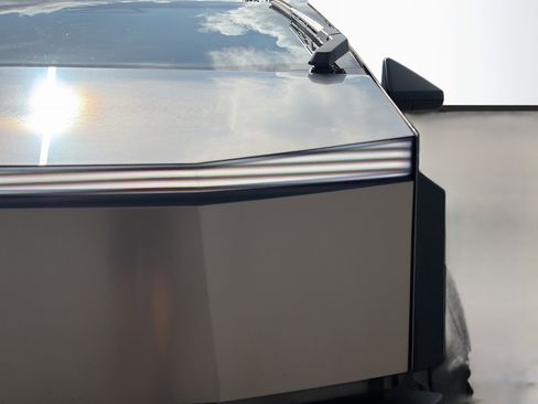 Used 2024 Tesla Cybertruck AWD Crew Cab image 9