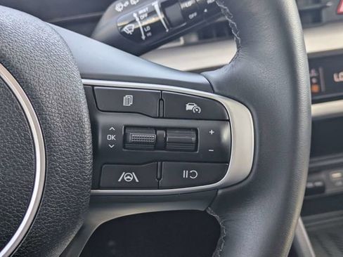 Used 2025 Kia Sportage EX image 24