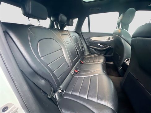 Used 2021 Mercedes-Benz GLC 300 4MATIC image 27