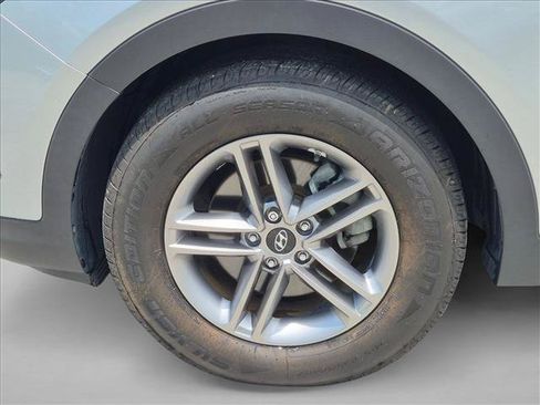 Used 2017 Hyundai Santa Fe Sport FWD image 20