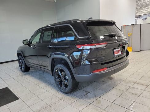 New 2026 Jeep Grand Cherokee Limited w/ Limited Altitude Package AWD/4WD image 6