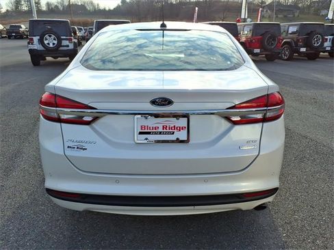 Used 2017 Ford Fusion SE w/ Fusion SE Technology Package image 7