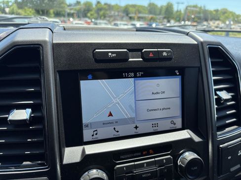 Used 2018 Ford F150 XLT w/ Equipment Group 302A Luxury AWD/4WD image 10